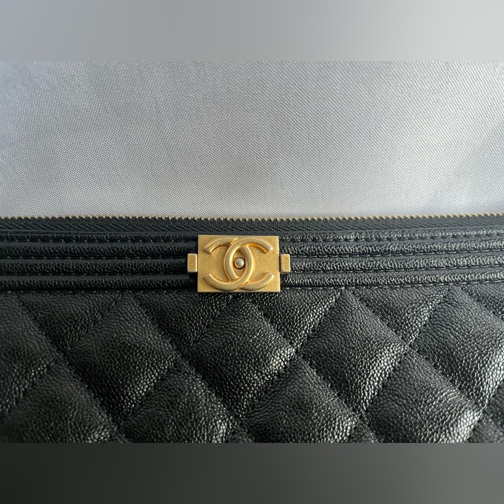 Chanel Medium Boy O’case - Picture 3 of 11